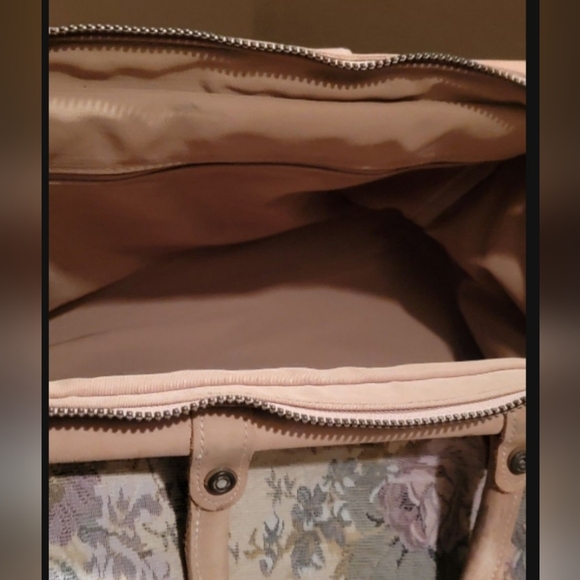 VINTAGE FRENCH TAPESTRY TRAVELLING BAG 10X11X20" - Picture 10 of 10